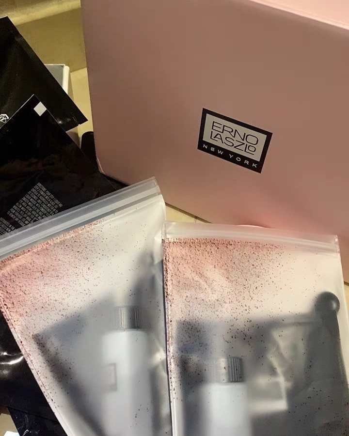 奥伦纳素冰白面膜 这款面膜和别的面膜不一样，分为三个部分，分