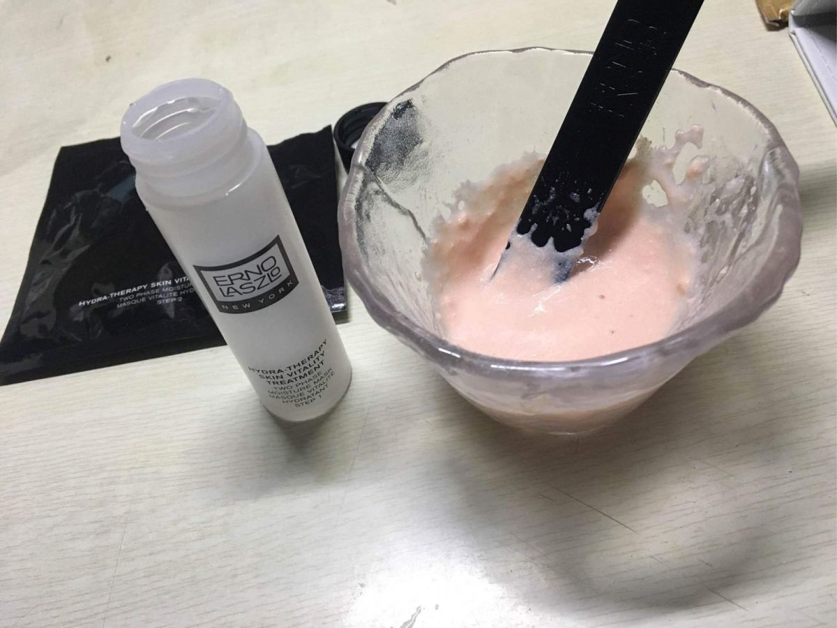 奥伦纳素冰白面膜 这款面膜和别的面膜不一样，分为三个部分，分