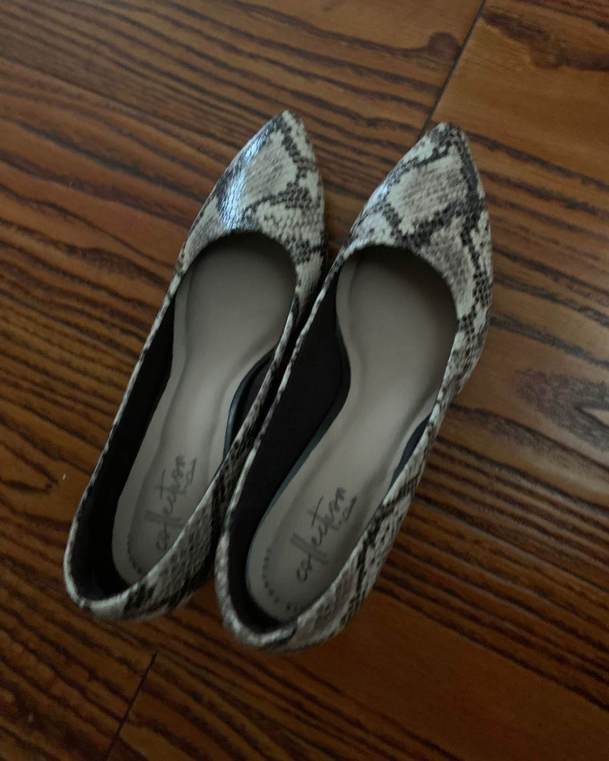 Clarks的高跟鞋真的超级超级超级好穿，非常舒服，平时穿着