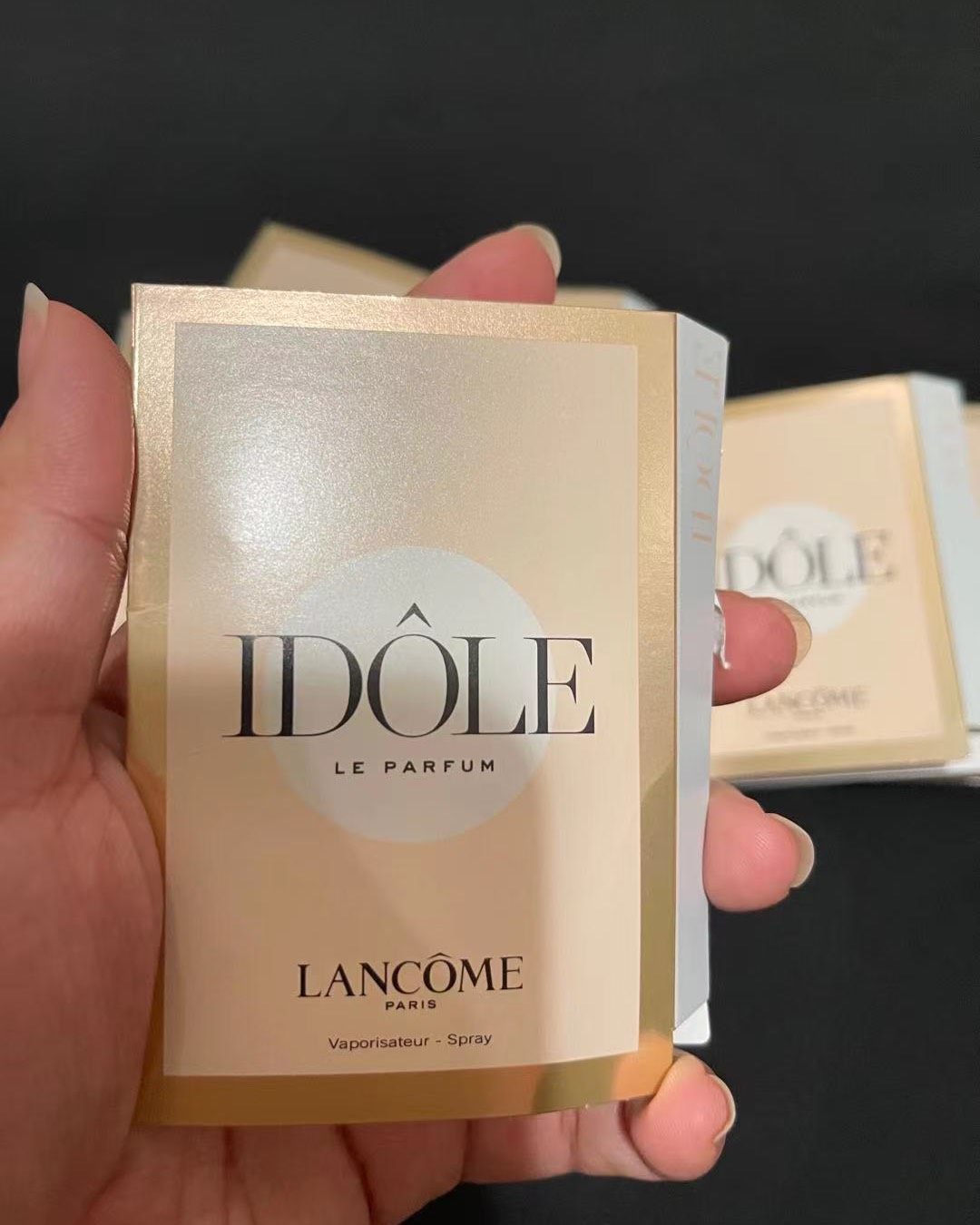 兰蔻新款IDOLE香水，很久以前就被正装颜值所吸引了，据说这