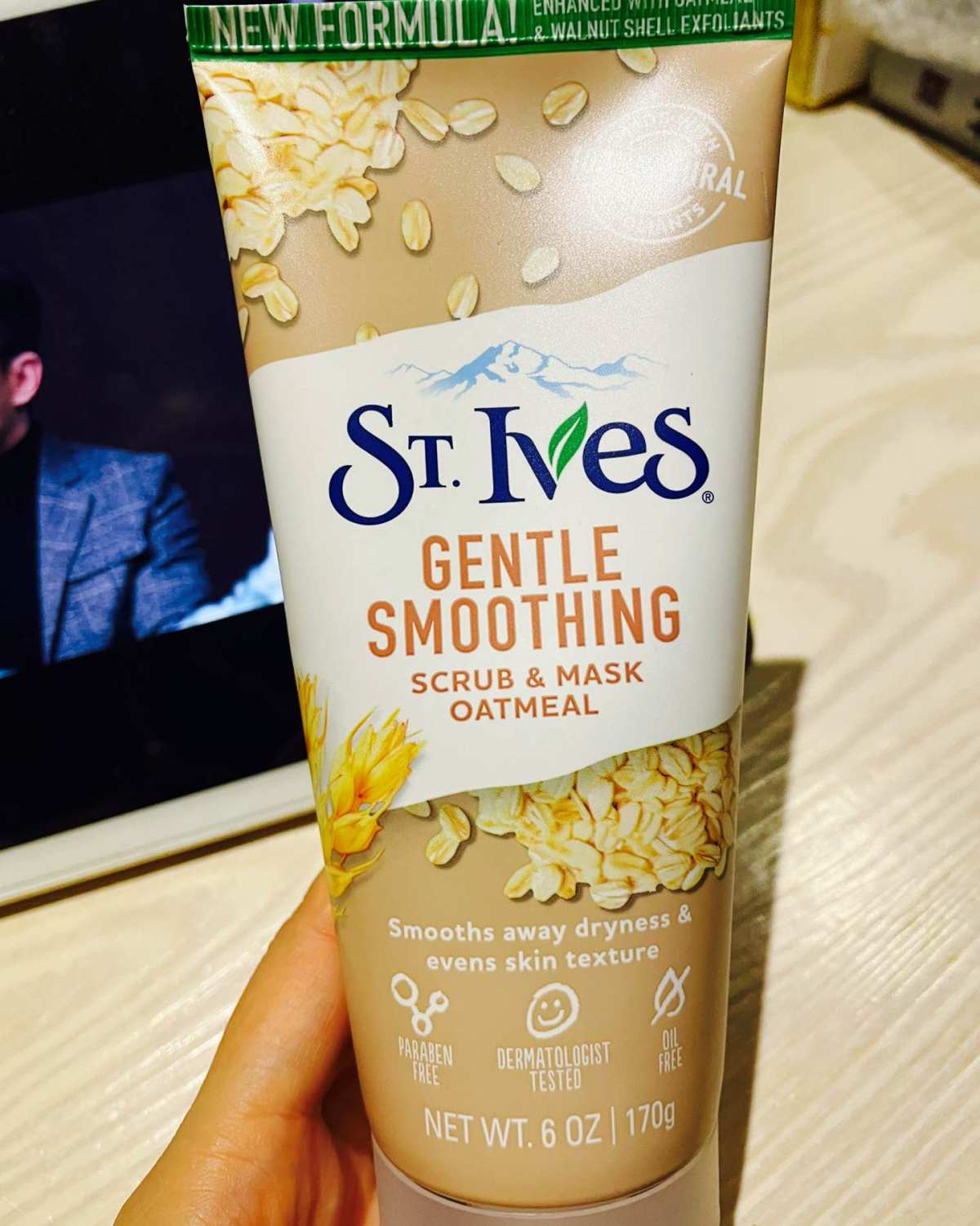 超好用磨砂膏 St’Ives是起源于瑞士的植物性护肤品品牌，