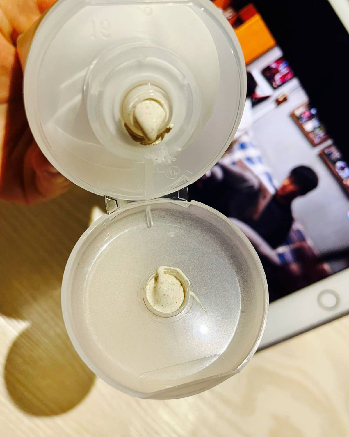超好用磨砂膏 St’Ives是起源于瑞士的植物性护肤品品牌，