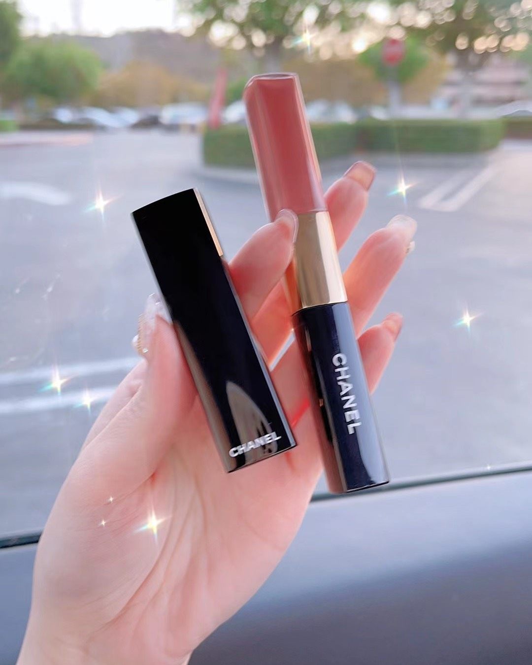 江湖疯抢154，双头唇釉。 纯欲拉满，白桃肉桂色。国内火透了