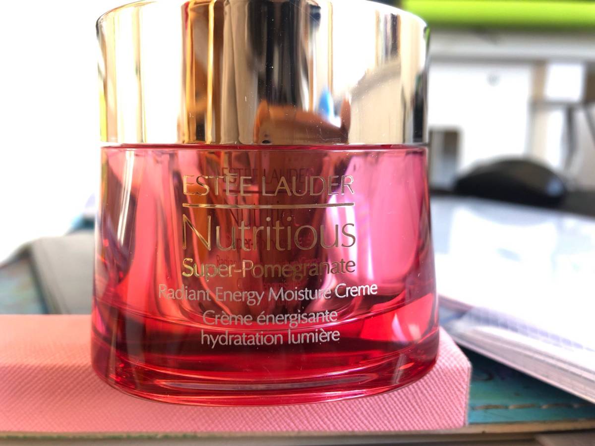 歪果仁说不定什么时候给你挖个坑，Dw也是蛮火爆的一款粉底液了