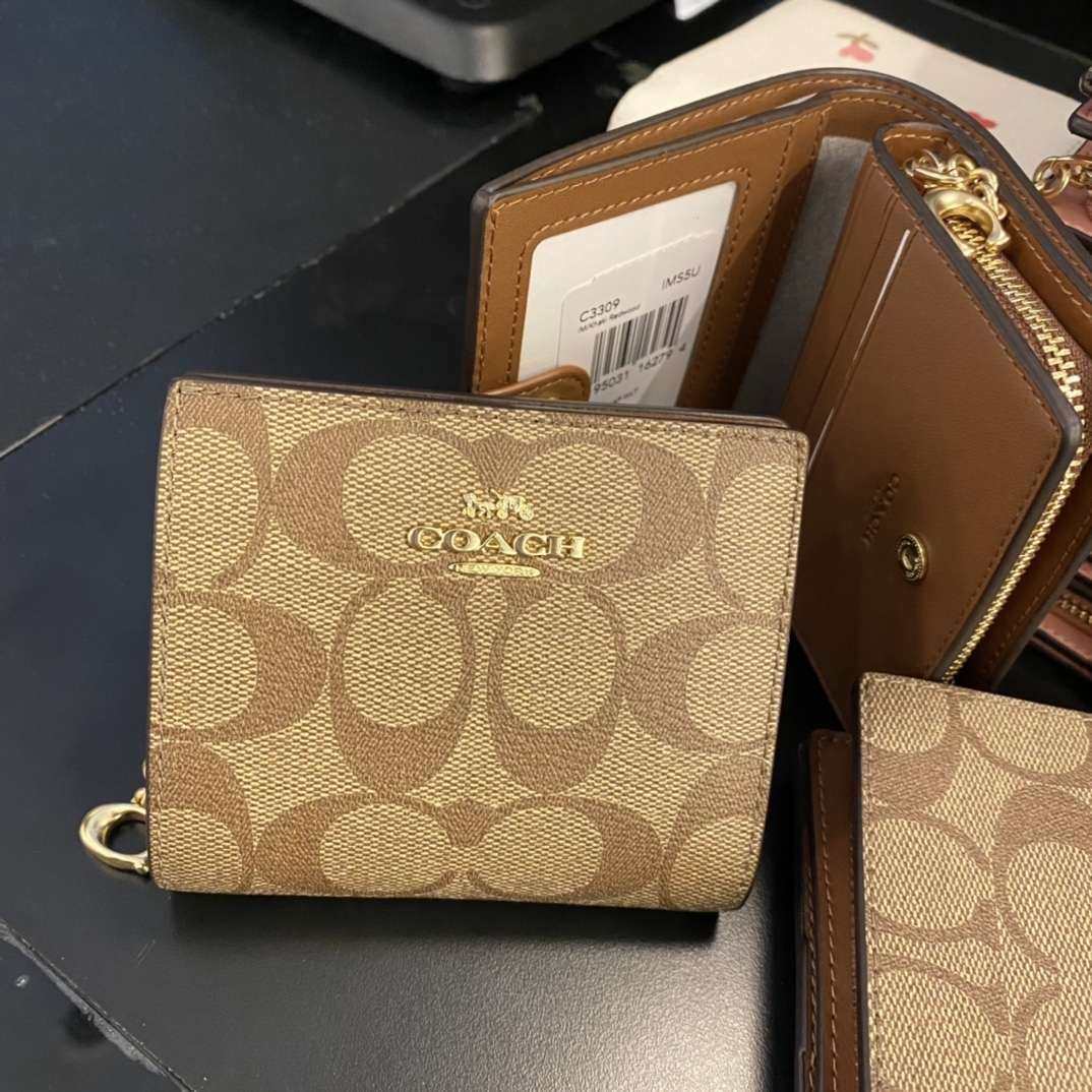 ✅钱包是常用之物，自然以实用度为最高原则，在选择钱包时，无论