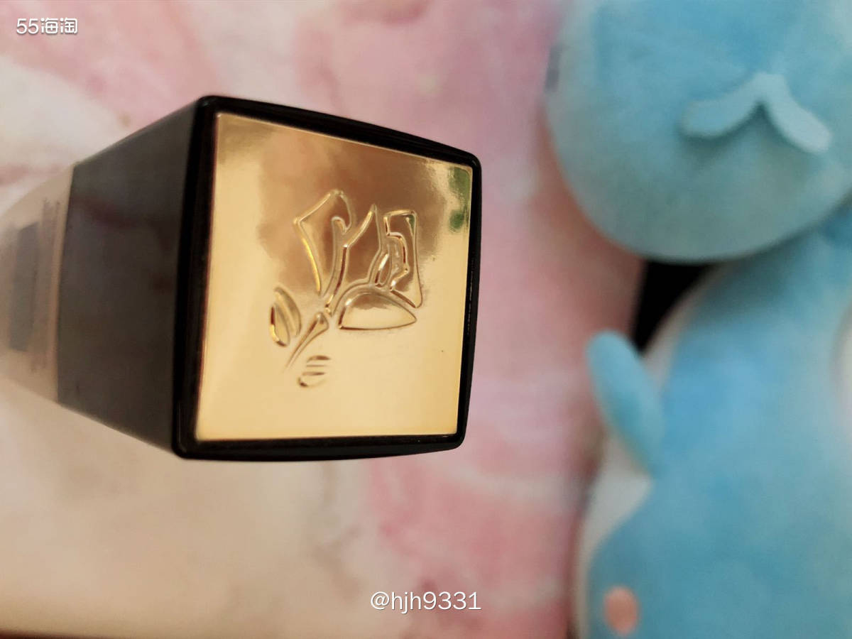 ✨兰蔻这款持妆清透粉底液我是盲选的。当时想梅西兰蔻圣诞大礼包