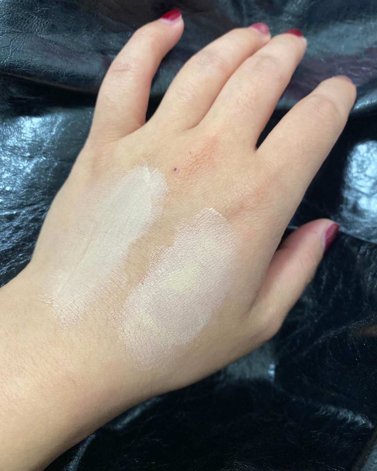 ⏹雅诗兰黛DW粉底液，痘印雀遮瑕一定要买它！  〰️雅诗兰黛