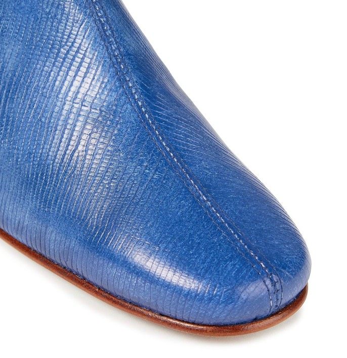 👉🏻 By far纹路款切尔西短靴，可甜可盐就选它。  