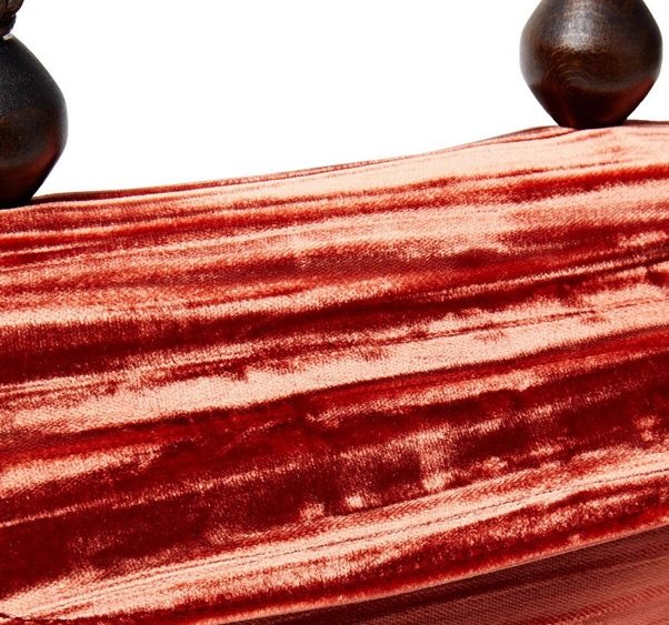 👉🏻 By far红丝绒款两用小包，复古又高级美到炸街。