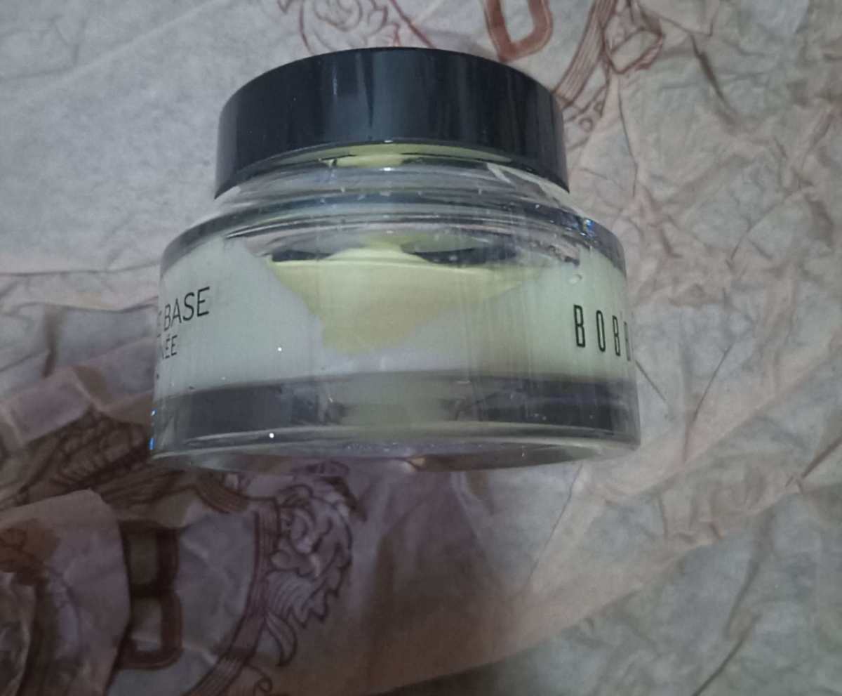 没看错，是吉时5月的包裹～图四的箱子被压的不成样子了，看出来