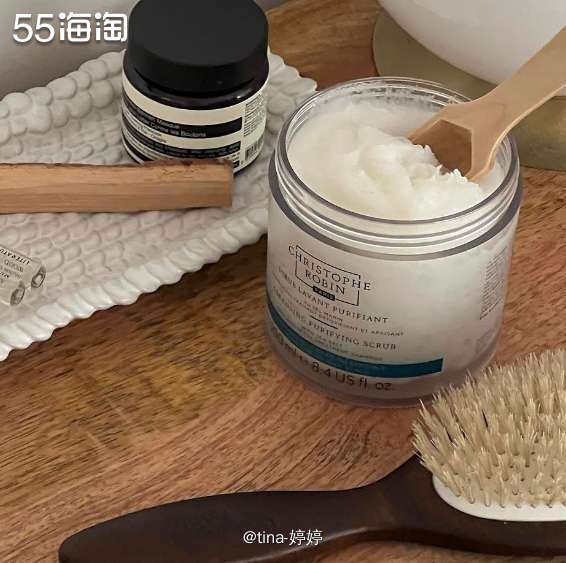 护肤固然重要，对于头发的护理也不能马虎哦☺头发毛躁会让整个人