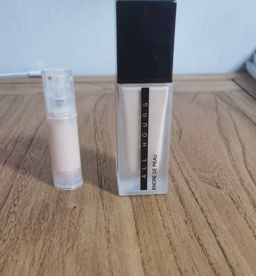 本人混油，黄1白，t区油，两颊微干，夏天特别油。用过很多粉底