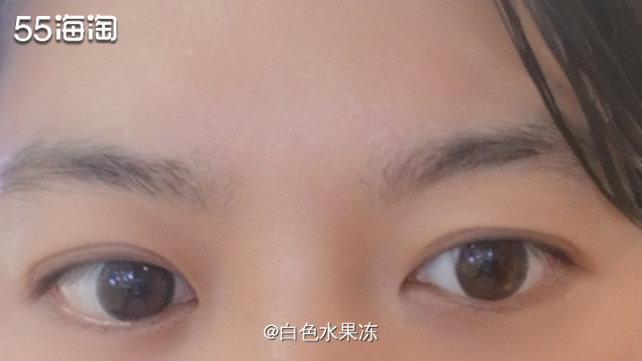 🌸我选的颜色是盈盈靛棕。 我在镜子前自拍了好多张，然后自己