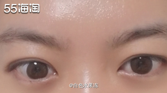 🌸我选的颜色是盈盈靛棕。 我在镜子前自拍了好多张，然后自己