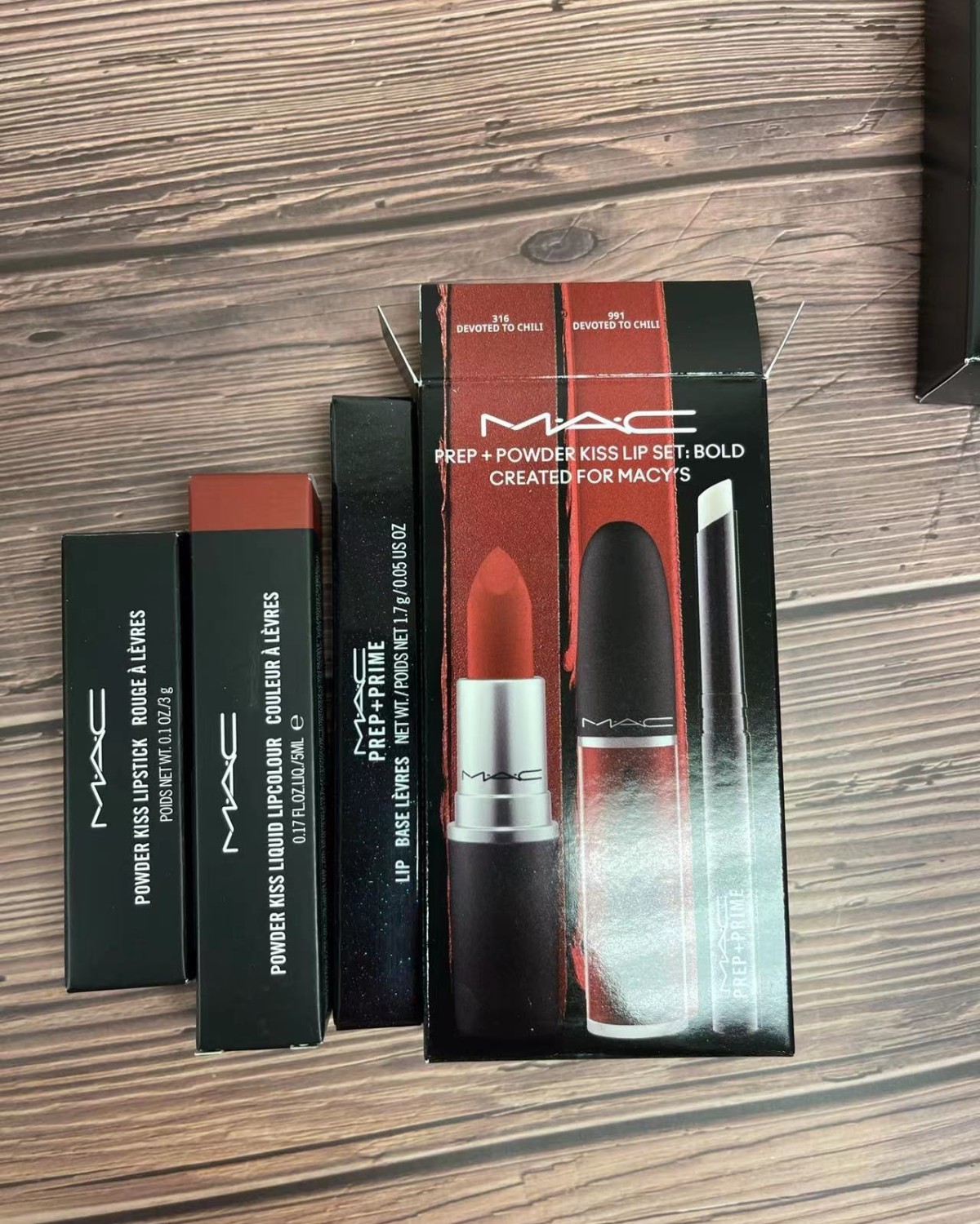 MAC 三件套开箱 热门色号 每个套装里都有一支唇部打底膏，