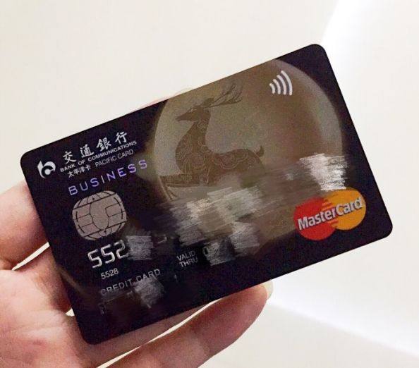 源自法国的世界化妆品牌，致力于成就全球女性的奢华风尚，优雅气