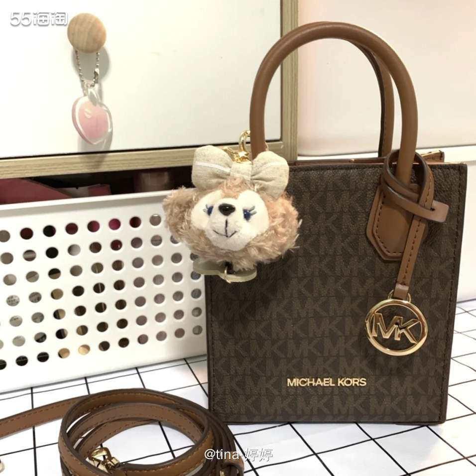 MICHAEL KORS是来自美国的服装配饰品牌，是由美国知