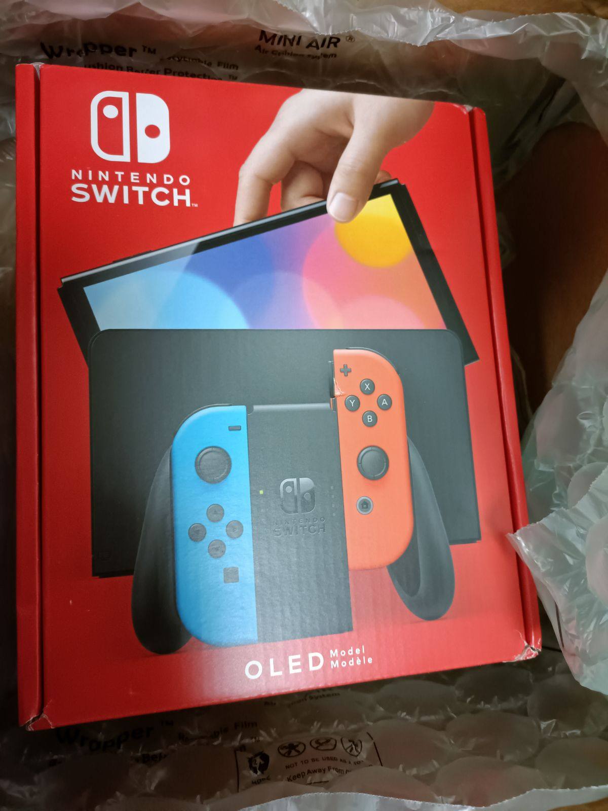 新出的switch oled版本在法国亚马逊经常有320欧的