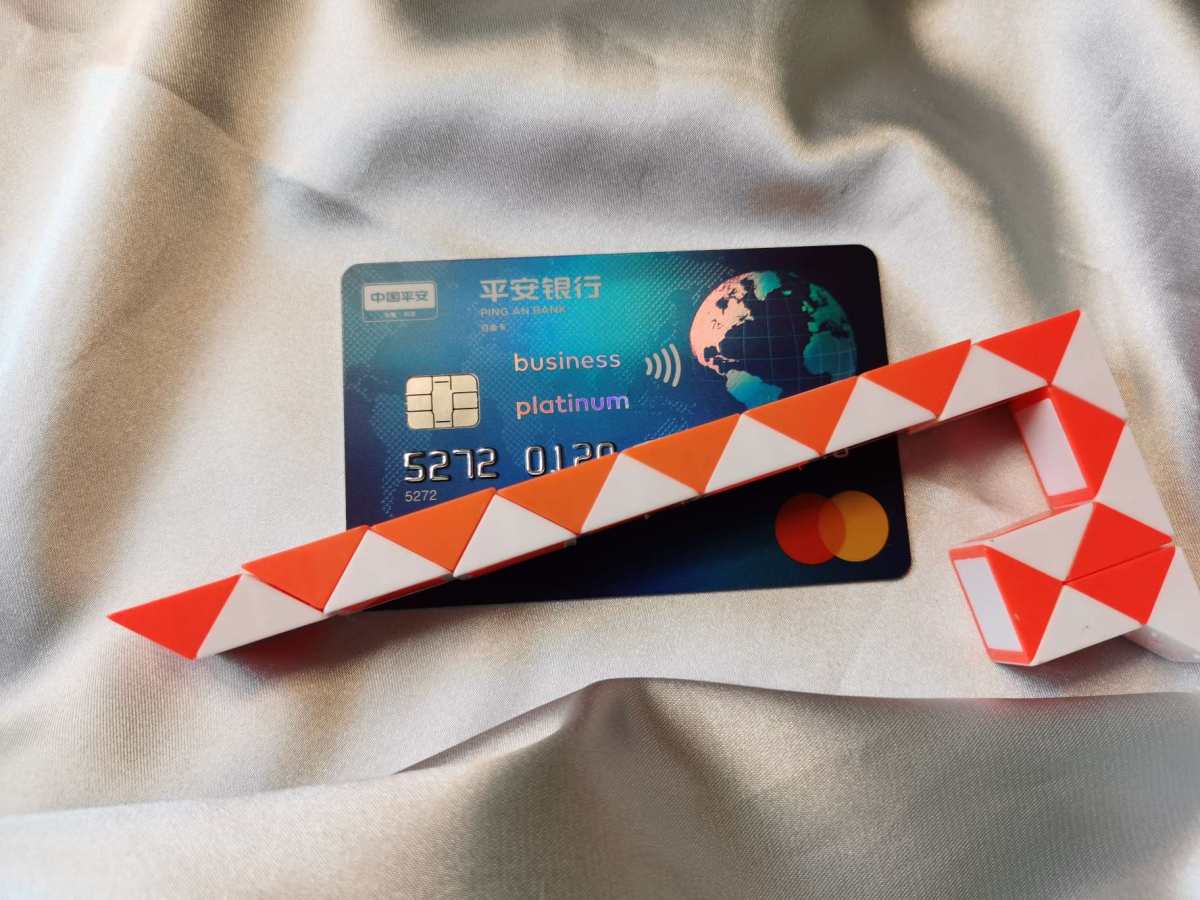 ✅兰蔻小黑瓶肌底液，促进皮肤第一道吸收，秋冬维稳必备的神器。