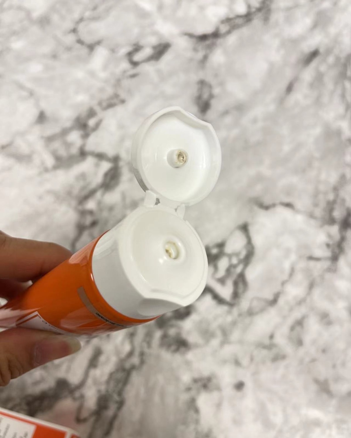 买它是因为之前看别的人测评，悦木之源能力不错，别人这款说和底