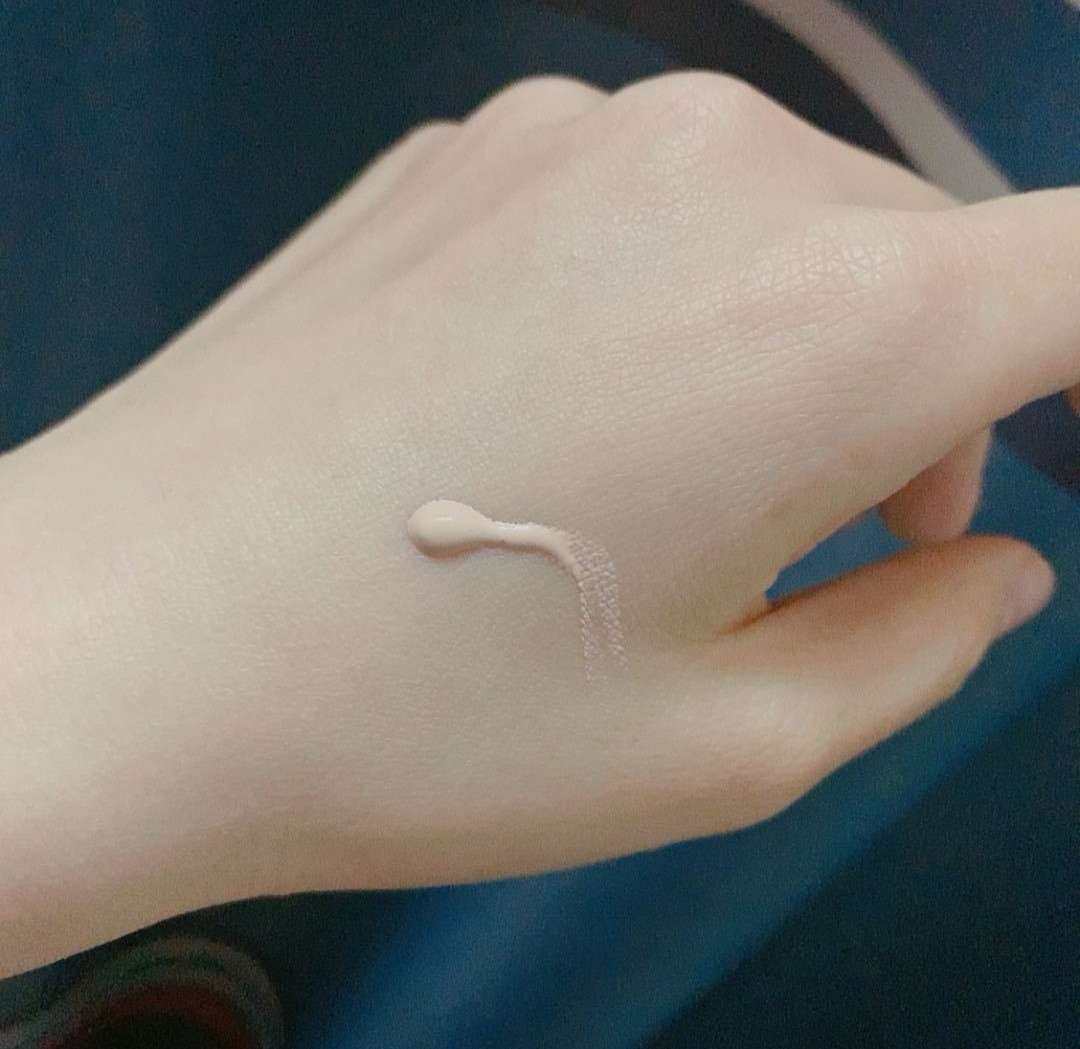 ✅雅诗兰黛白金粉底液，我喜欢他们家2C0色号，粉二白，属于象