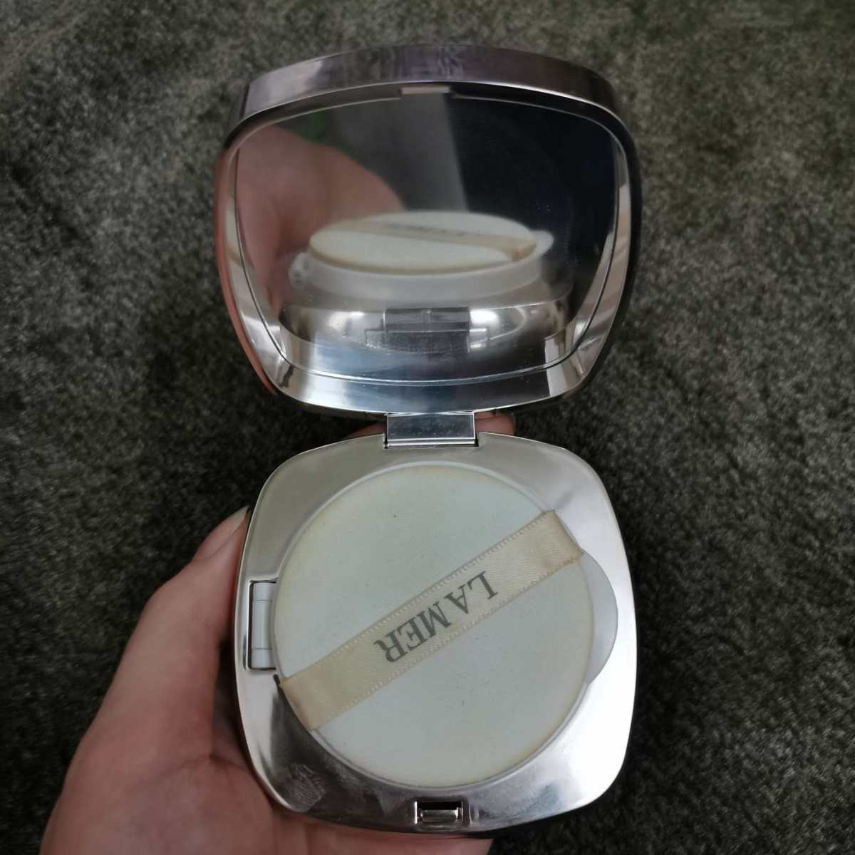 最近每次出来吃饭，都感觉我闺蜜看起来气色很好，而且妆面很有光