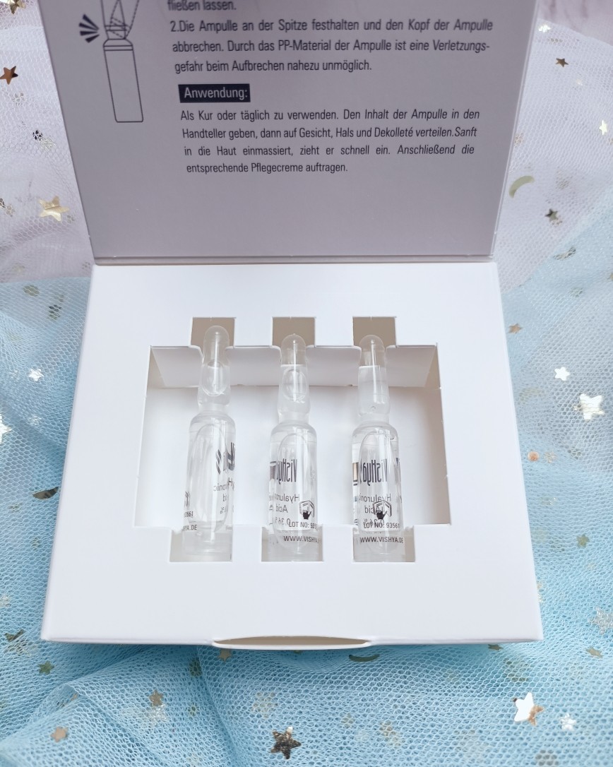 今年我一直在回购并且非常爱的精华--薇诗海雅玻尿酸安瓶  �