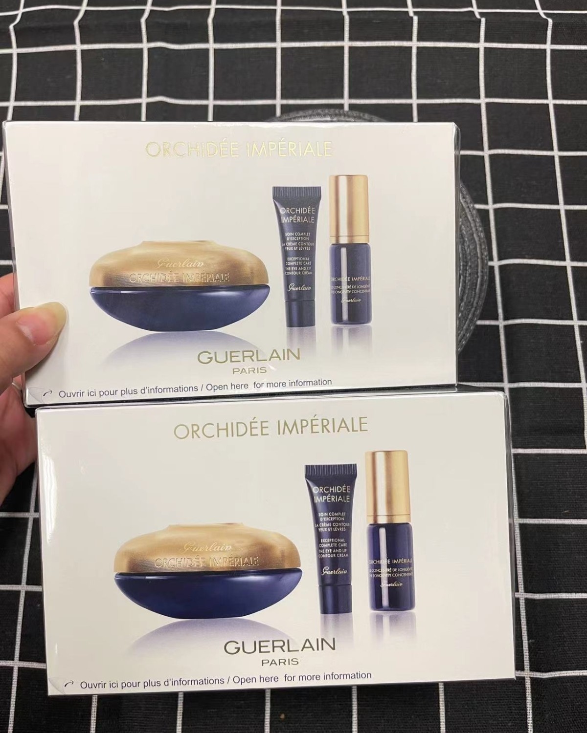 这款娇兰御兰花套盒不错👍划算！里面包含兰花面霜、眼霜，精华