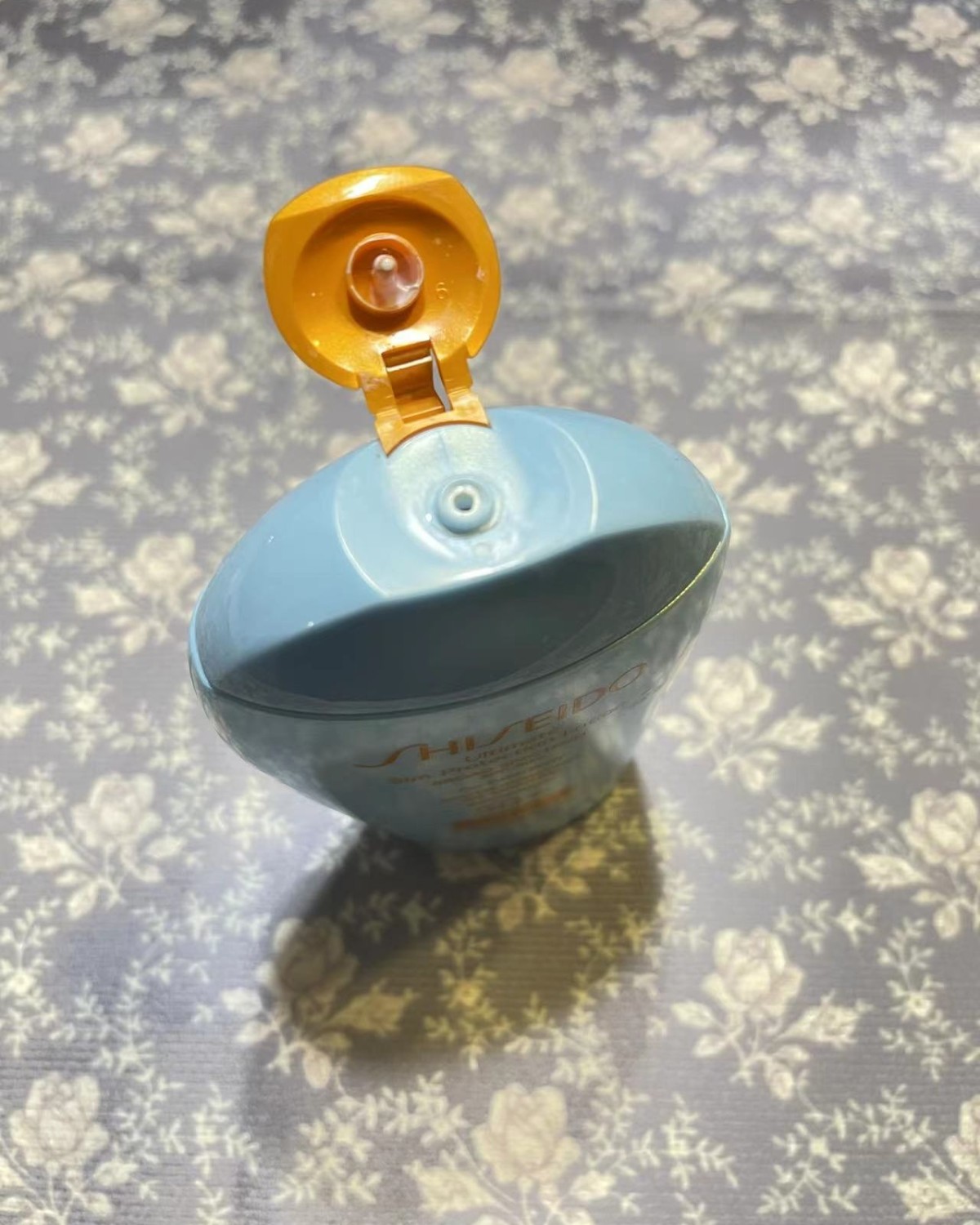 资生堂这款浅蓝色胖子都说它不好用，我感觉还可以，一年四季都得