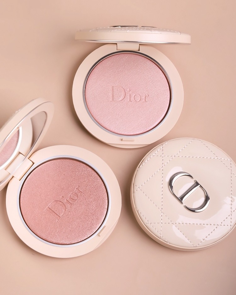 今年dior出了一系列火热的单品，从唇膏到底妆眼影，甚至到我