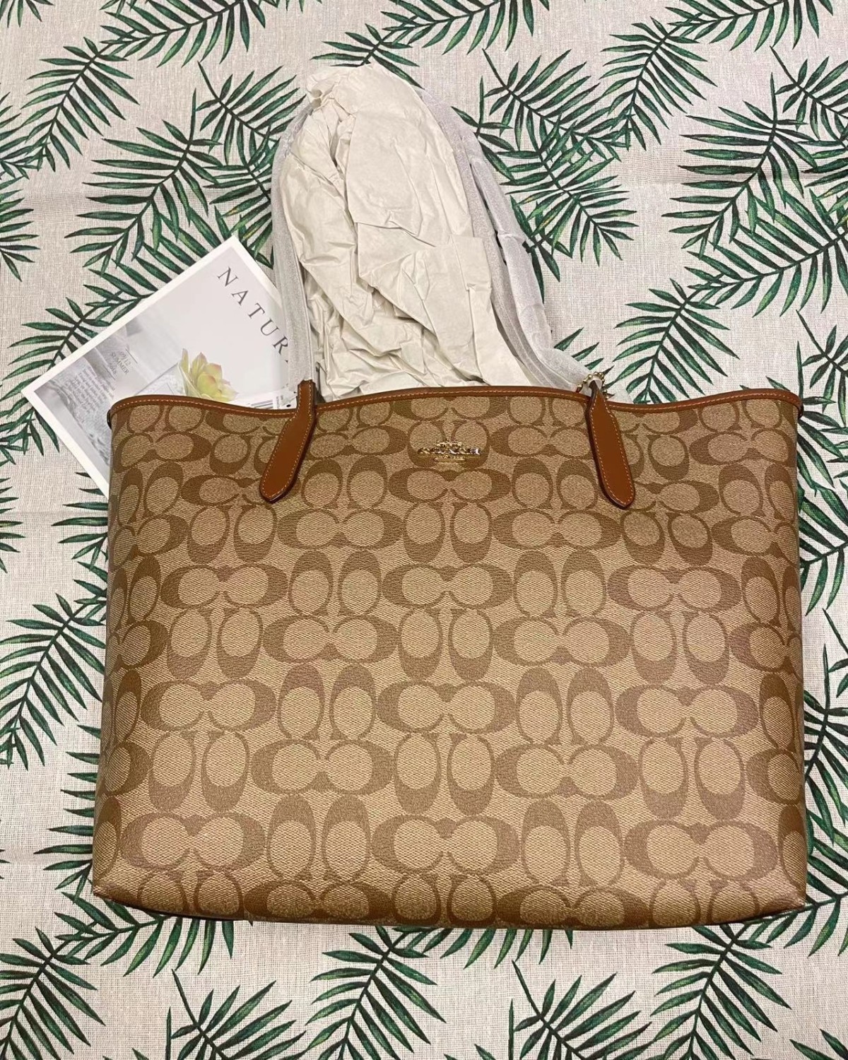 这款Coach托特包，在没下单时候我还在纠结颜色，纠结了好久