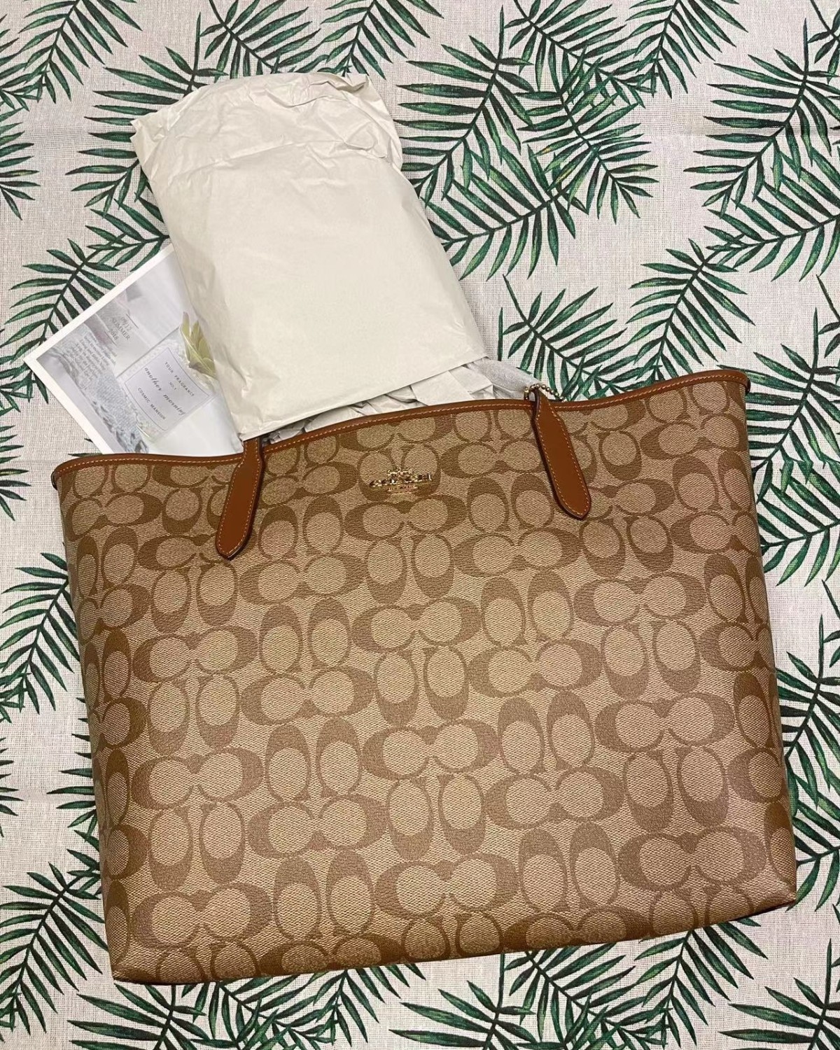 这款Coach托特包，在没下单时候我还在纠结颜色，纠结了好久