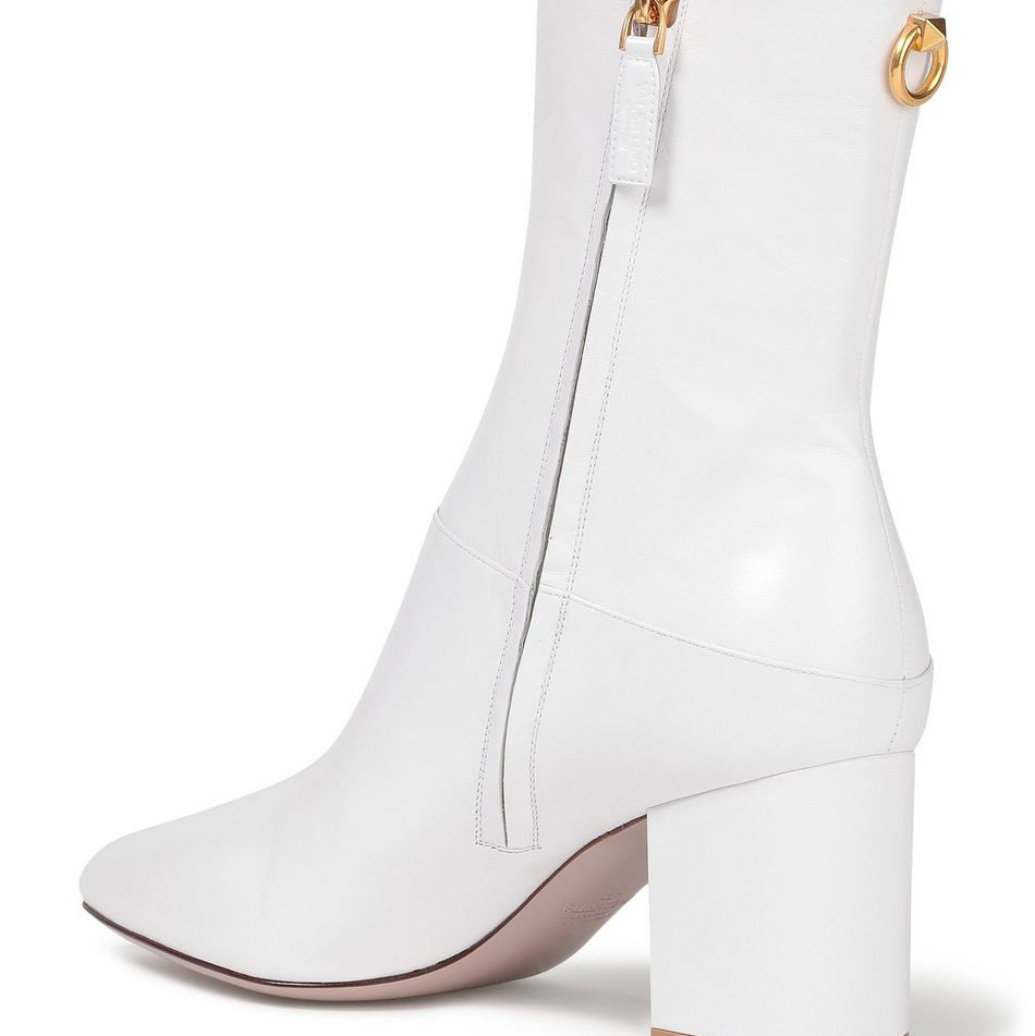 👉🏻 华伦天奴法式小众粗跟短靴，秋冬必备百搭单品。  �