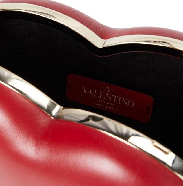 👉🏻 华伦天奴迷你小手包，跳动的心必须收藏。  ❣️华伦