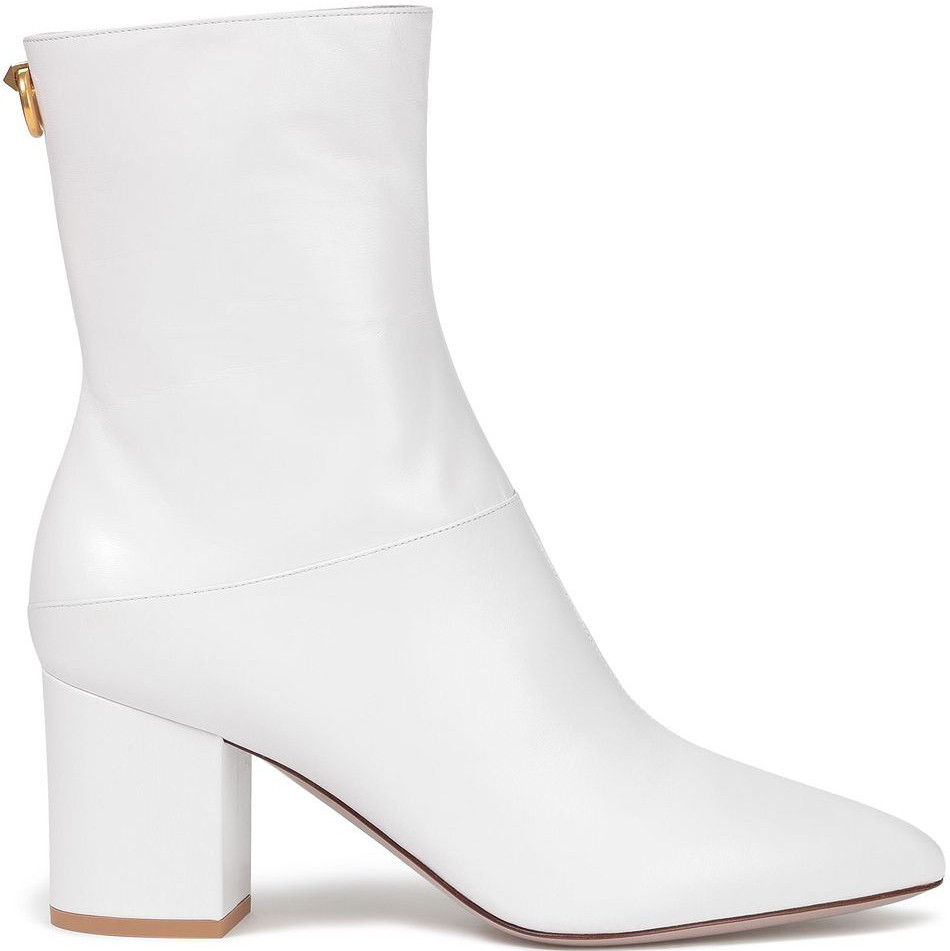 👉🏻 华伦天奴法式小众粗跟短靴，秋冬必备百搭单品。  �