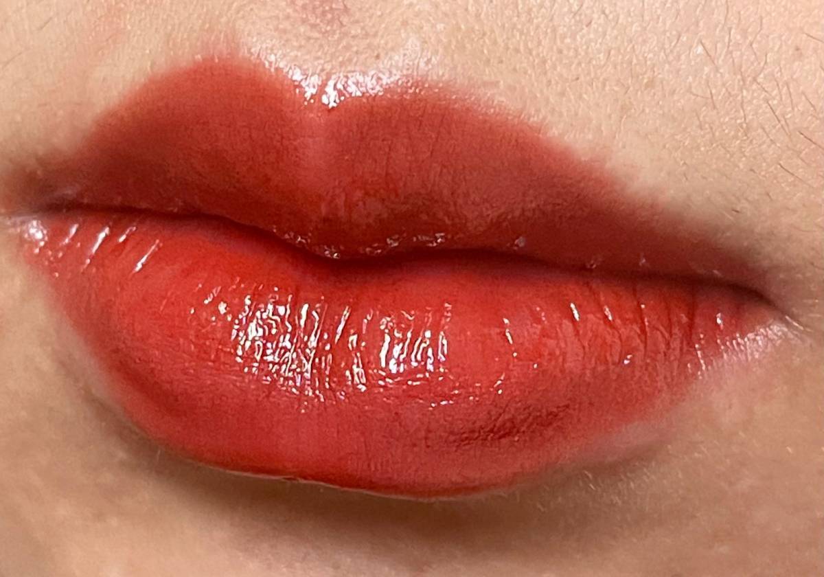 屋子口红分享#1 YSL 圆管80 显白的番茄色 很清透不厚