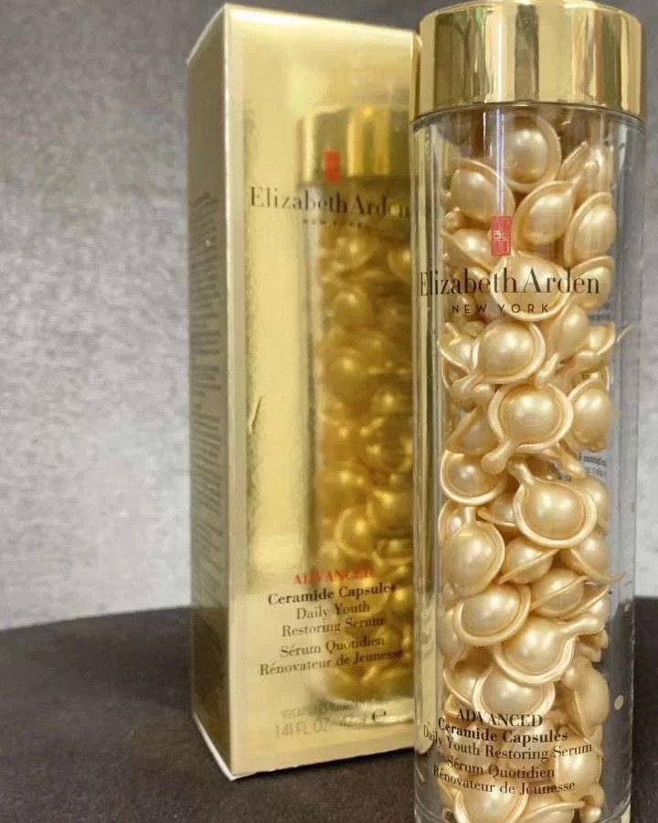 雅顿金胶含有的紫苜蓿提取物和神经酰胺3、山茶花油等成分, 金