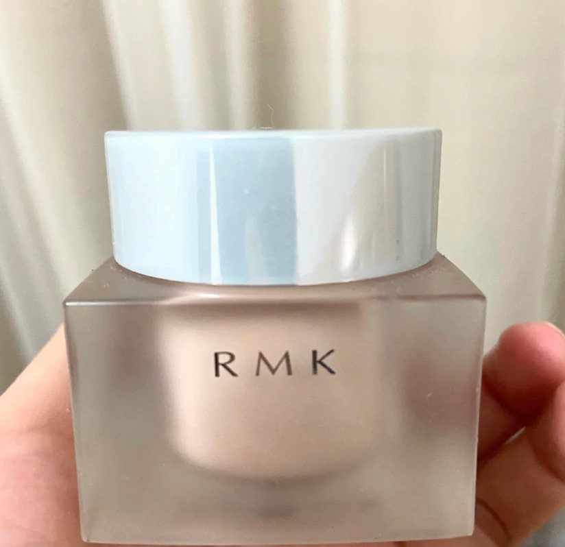 🌟 RMKfen底霜201色号我干皮混干皮去使用。  ▪️