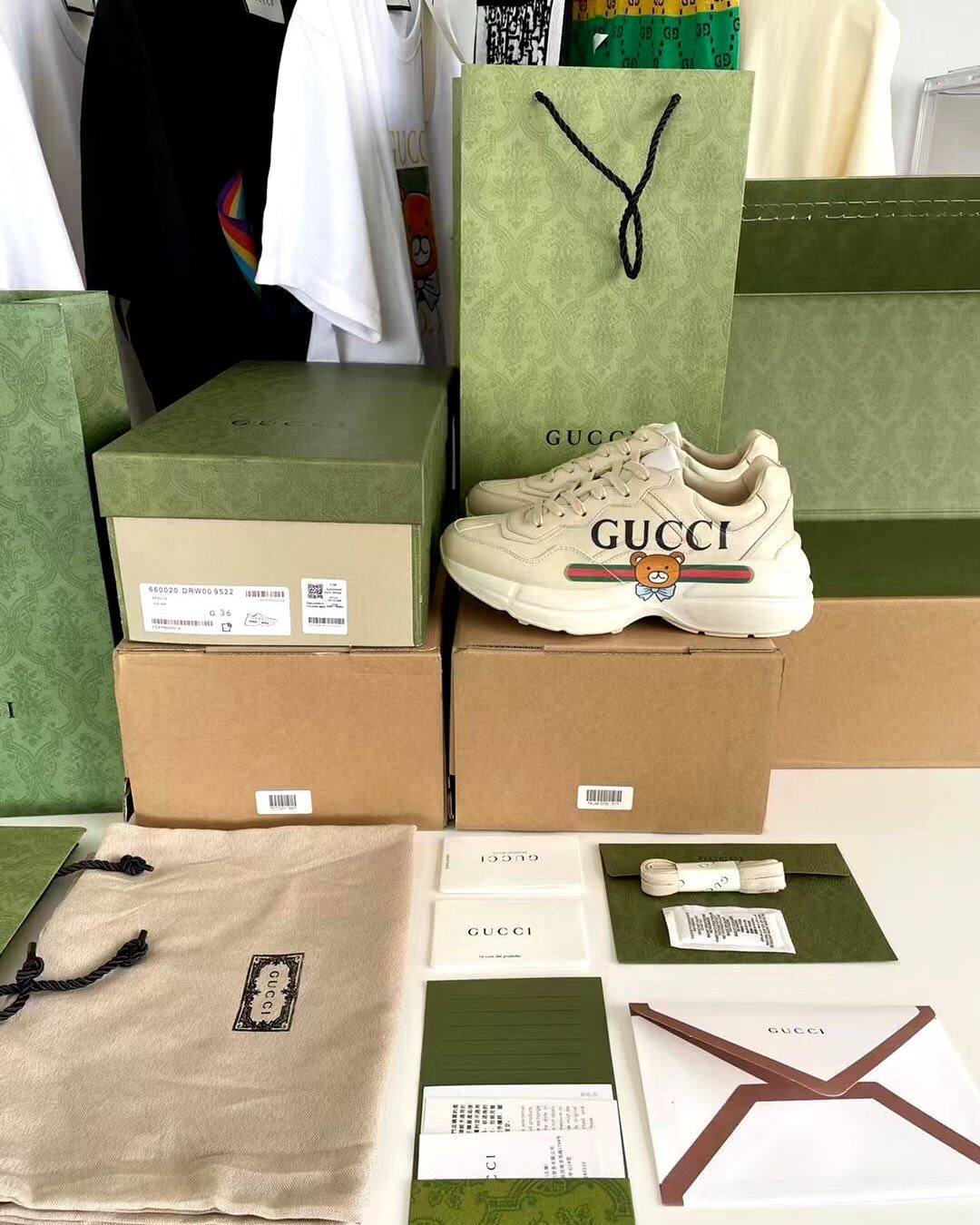 这个Gucci老爹鞋我自己入手了草莓款的，是真的贼好看，其他