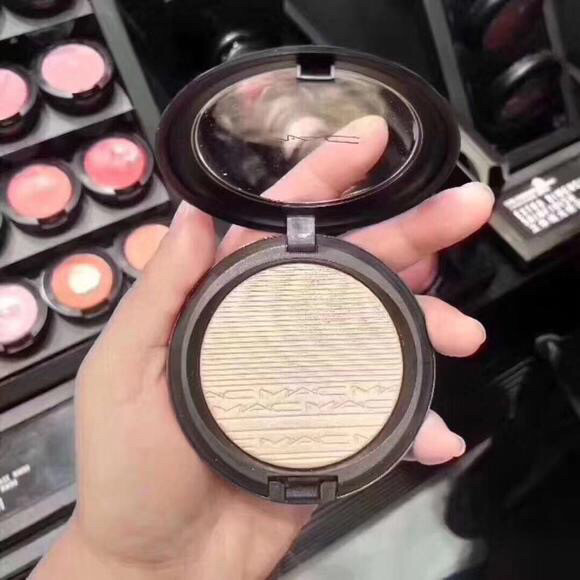 之前想入mac的生姜高光但是没有信用卡没办法在美国官网消费，