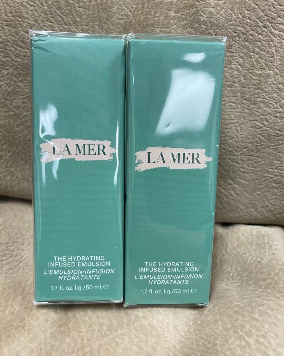 海蓝之谜精萃乳的质地真的太轻薄啦，是超轻盈那种,上脸皮肤唰唰