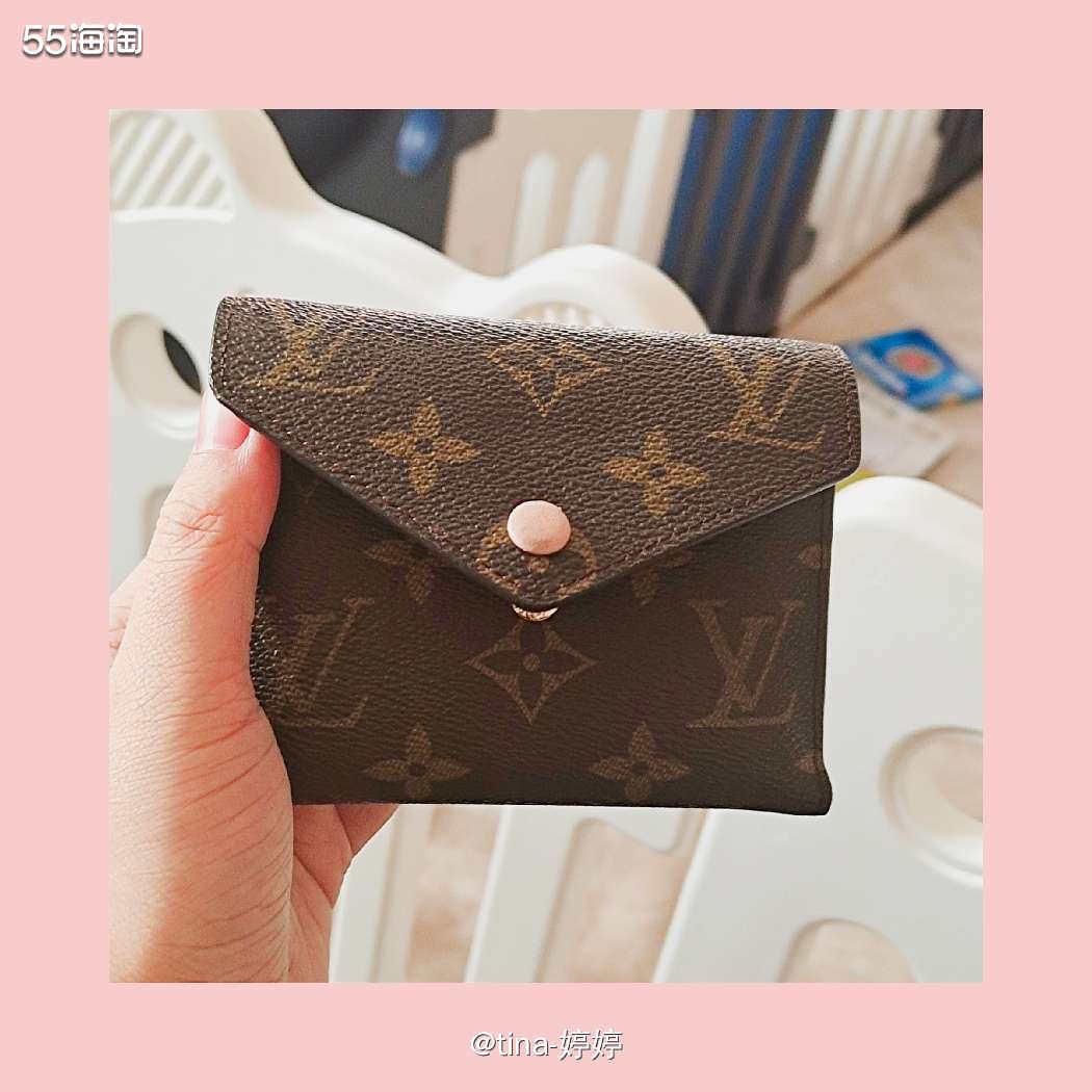 🍀单品: LV短款三折粉豆豆老花钱包  这个包我已经用了三