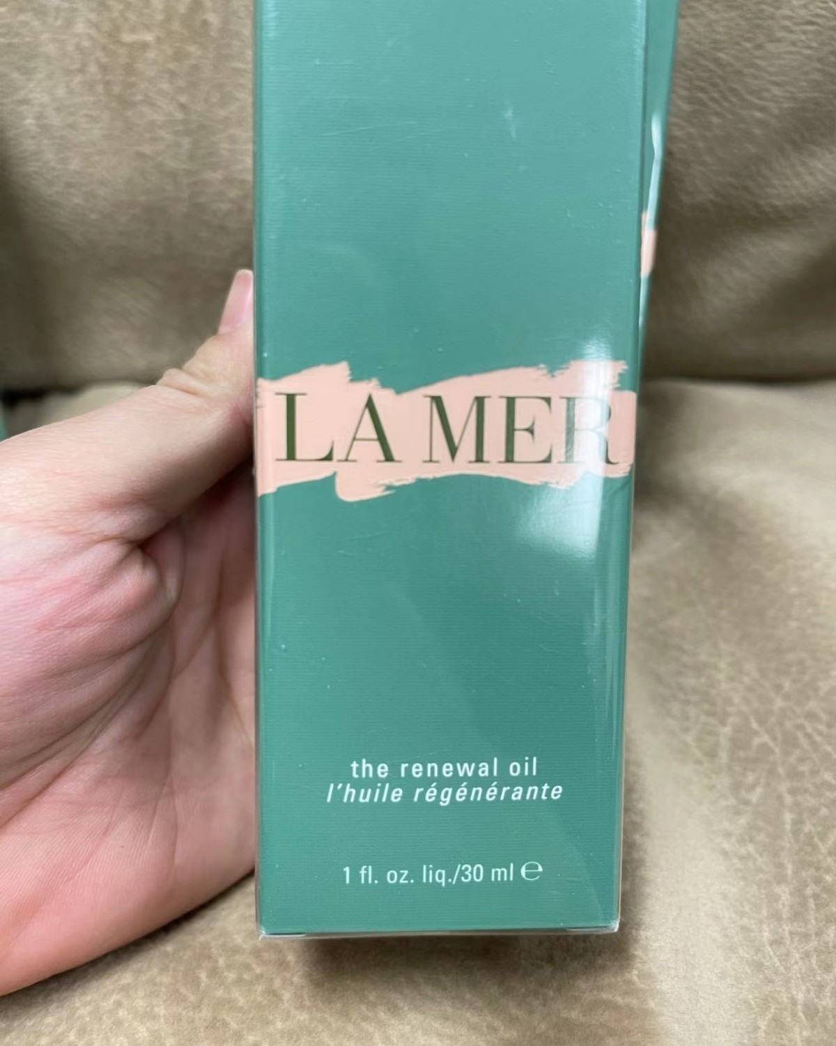 这款海蓝之谜的修护精油是我回购的产品👍  先从成分上来说呢