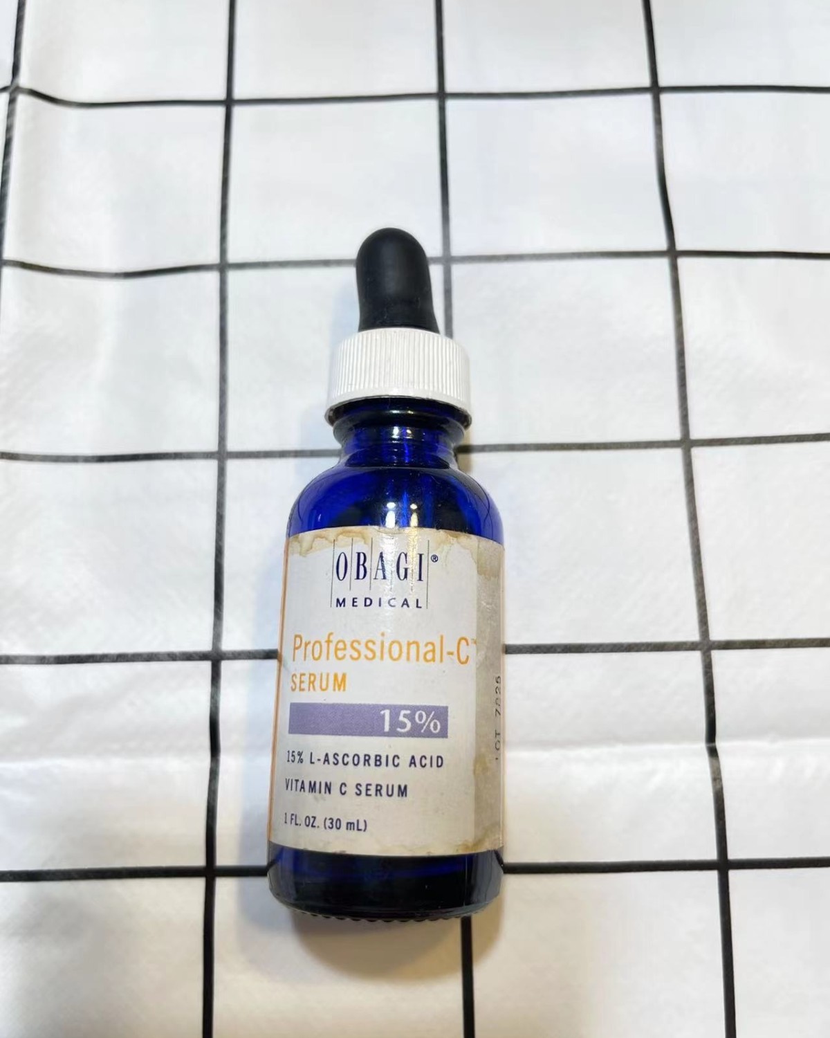 Obagi 维 C 是可以在白天用的**精华哦,是不是很出众