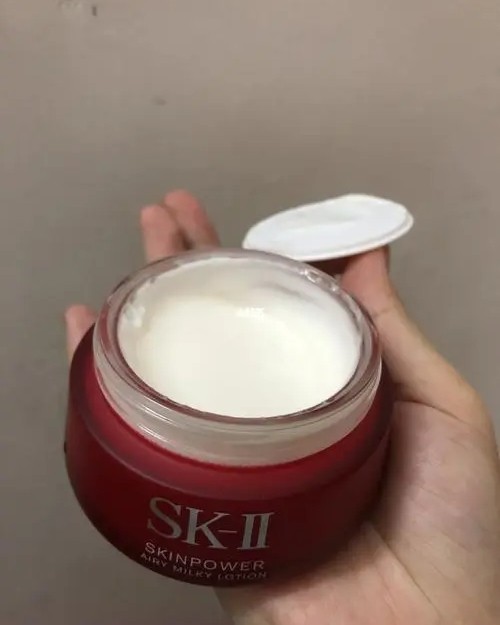 🌸本人肤质说明:我是夏季混油，冬季混干，尤其到秋冬，两颊的