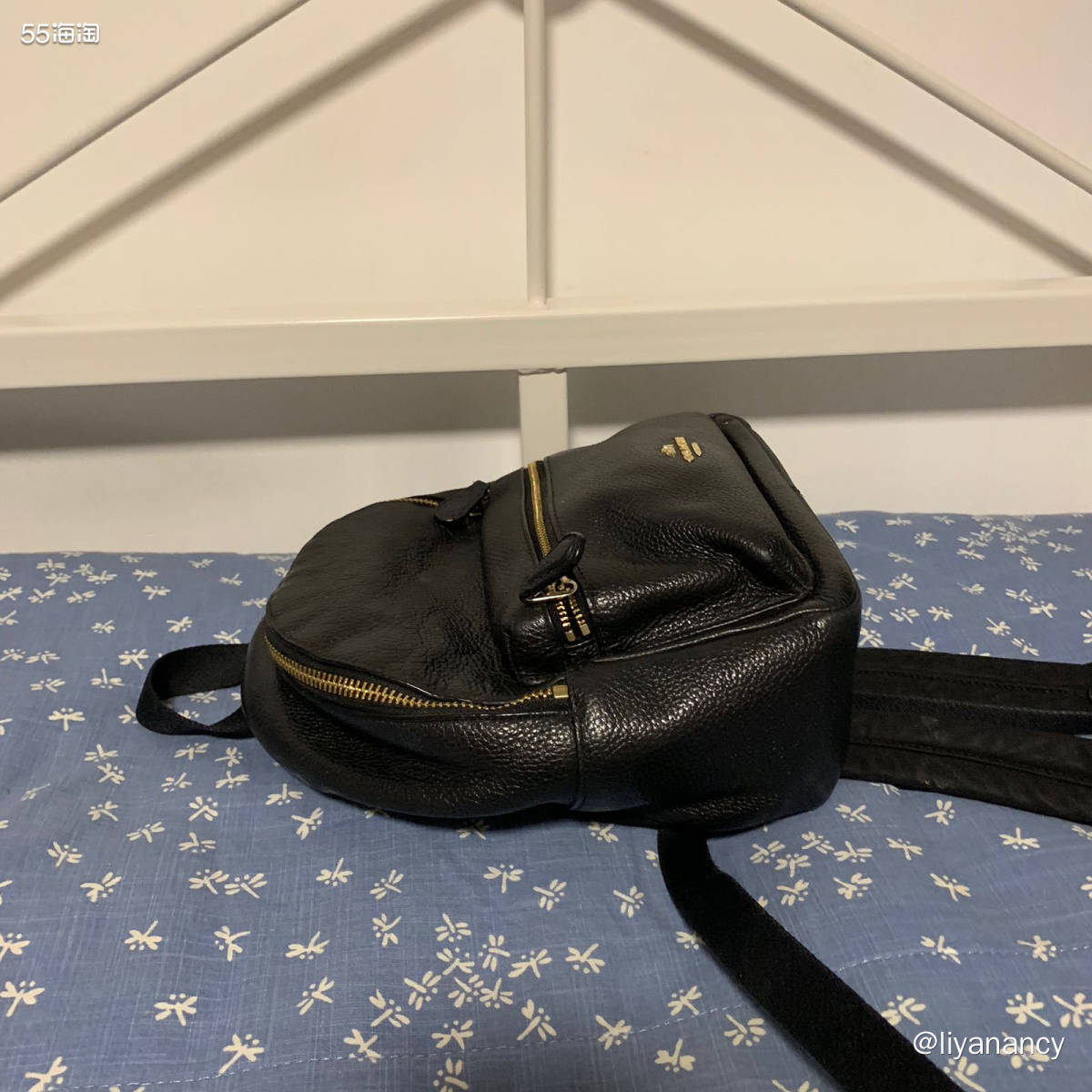 ✨这款coach双肩小书包我已经用了有5、6年了，是当初这个