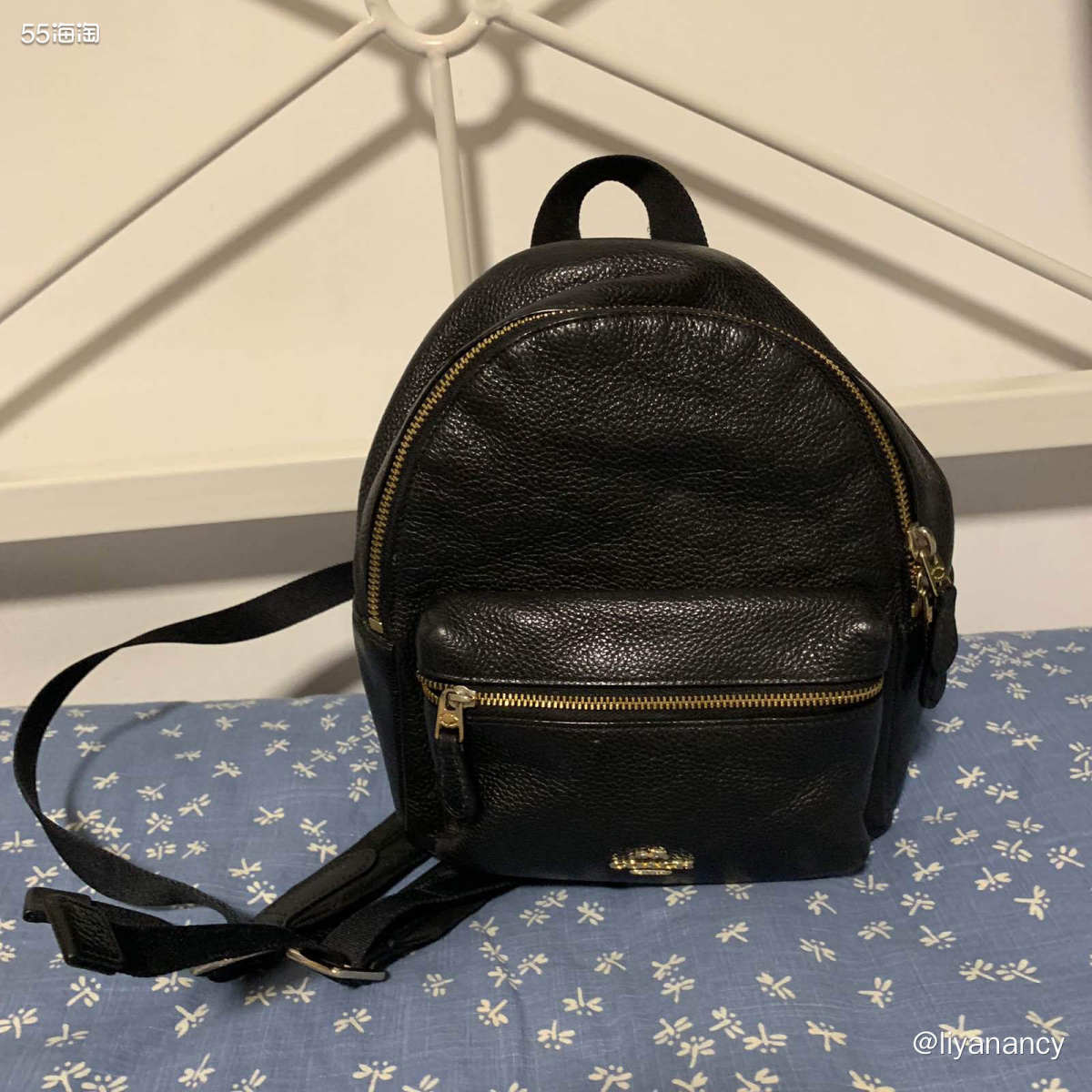 ✨这款coach双肩小书包我已经用了有5、6年了，是当初这个
