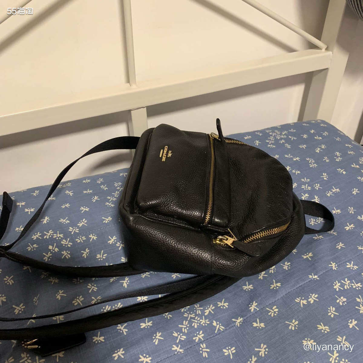 ✨这款coach双肩小书包我已经用了有5、6年了，是当初这个