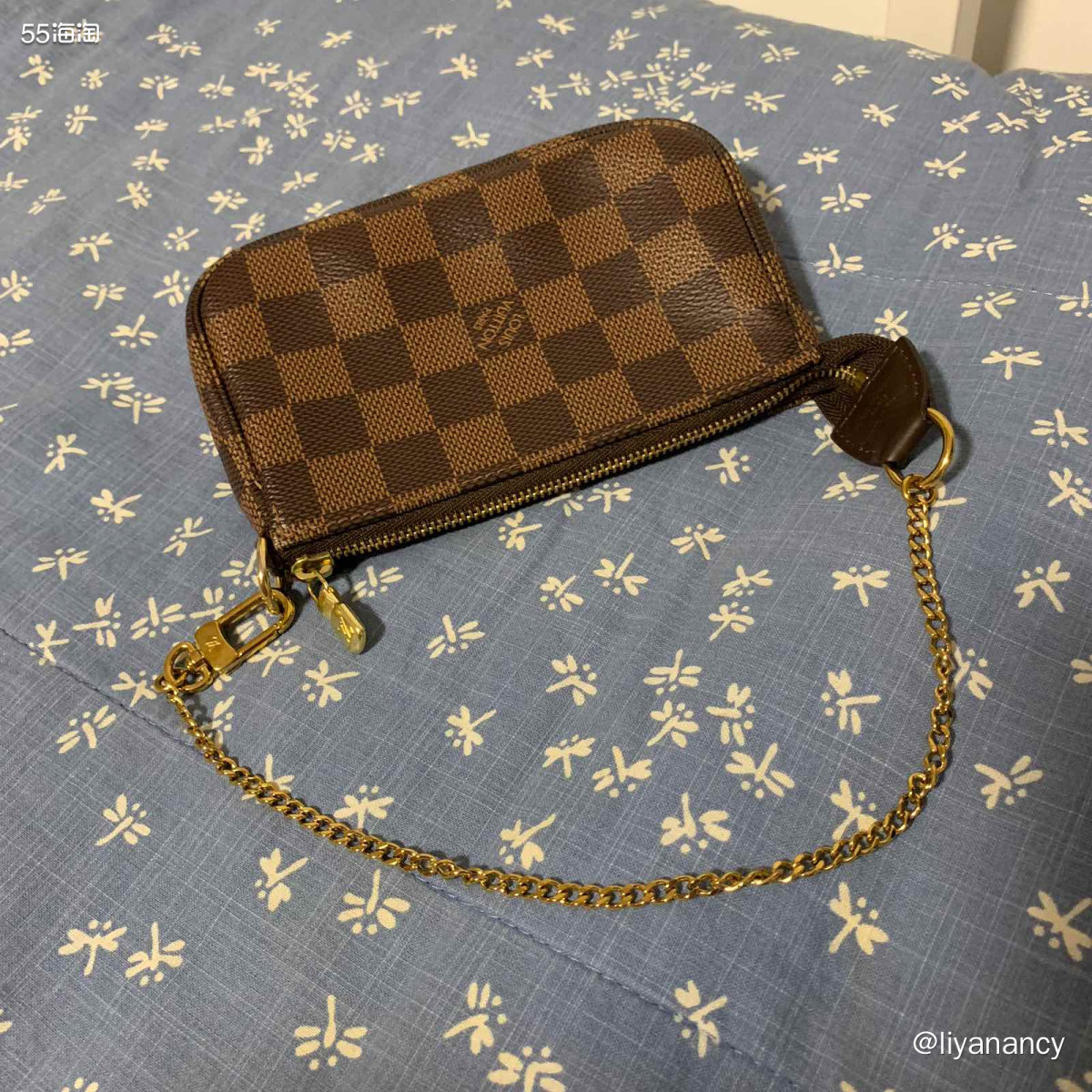 ✨这个小包包是我很喜欢的一款零钱包，是lv家的迷你链条零钱包