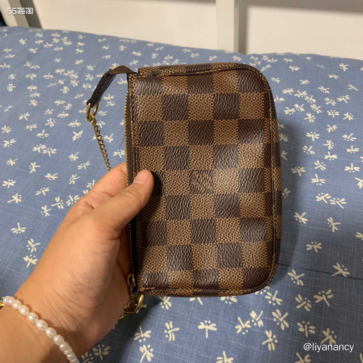 ✨这个小包包是我很喜欢的一款零钱包，是lv家的迷你链条零钱包
